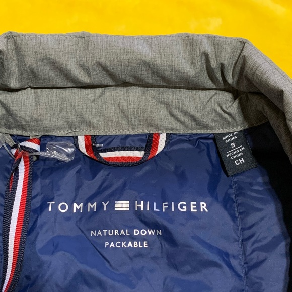 NWT TOMMY HILFIGER PUFFER JACKET - Picture 5 of 7